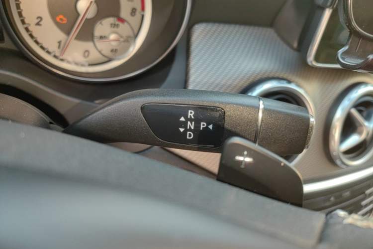 Used Mercedes-Benz GLA 2016 GLA 200 Fashion Model Gear Lever