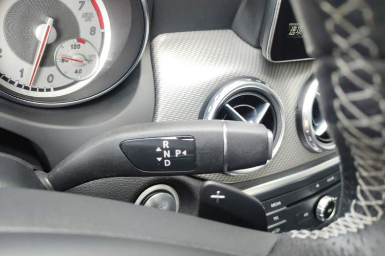 Used Mercedes-Benz GLA 2016 GLA 200 Fashion Model Gear Lever
