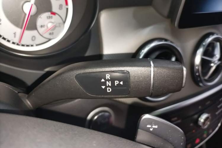 Used Mercedes-Benz GLA 2016 GLA 200 Fashion Model Gear Lever