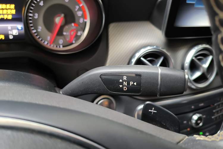 Used Mercedes-Benz GLA 2016 GLA 200 Fashion Model Gear Lever