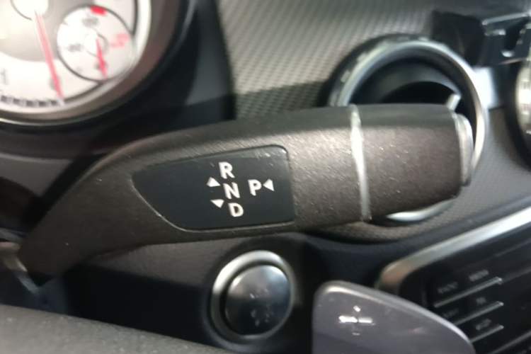 Used Mercedes-Benz GLA 2016 GLA 200 Fashion Model Gear Lever