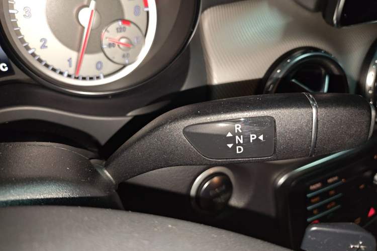 Used Mercedes-Benz GLA 2016 GLA 200 Fashion Model Gear Lever