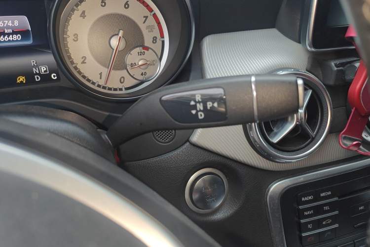 Used Mercedes-Benz GLA 2016 GLA 220 4MATIC Fashion Edition Gear Lever