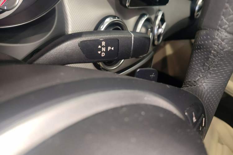 Used Mercedes-Benz GLA 2016 GLA 200 Fashion Model Gear Lever