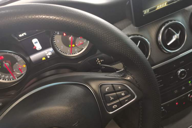 Used Mercedes-Benz GLA 2016 GLA 200 Sport Edition Gear Lever