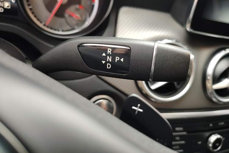 Used Mercedes-Benz GLA 2016 GLA 220 4MATIC Fashion Edition Gear Lever