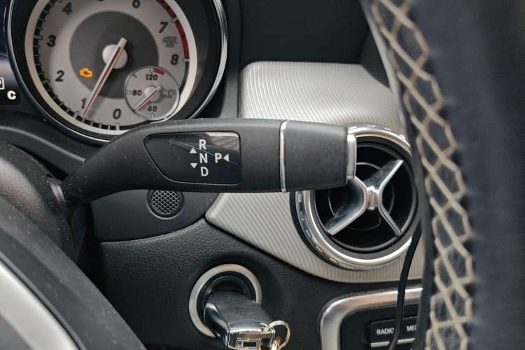 Used Mercedes-Benz GLA 2016 GLA 200 Fashion Model Gear Lever