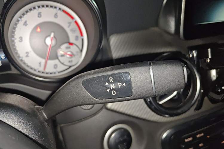 Used Mercedes-Benz GLA 2016 GLA 200 Fashion Model Gear Lever