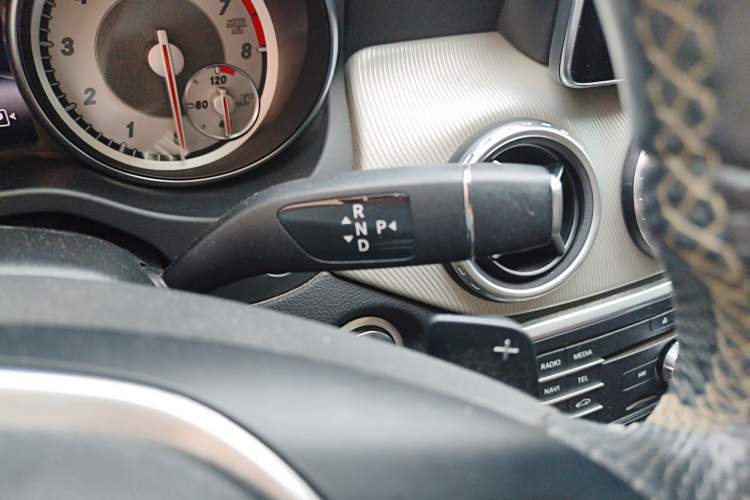 Used Mercedes-Benz GLA 2016 GLA 200 Fashion Model Gear Lever