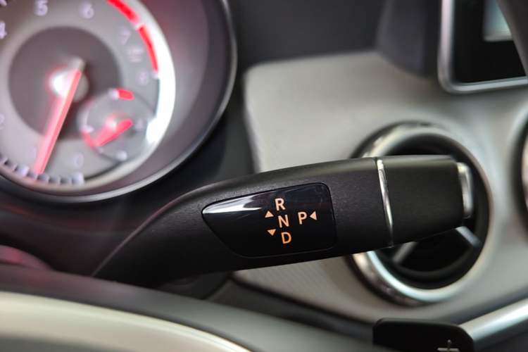 Used Mercedes-Benz GLA 2016 GLA 200 Fashion Model Gear Lever