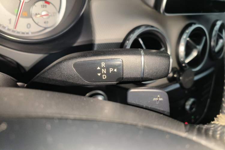 Used Mercedes-Benz GLA 2016 GLA 200 Fashion Model Gear Lever