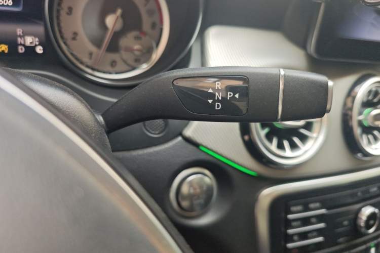 Used Mercedes-Benz GLA 2016 GLA 220 4MATIC Luxury Model Gear Lever