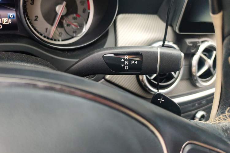 Used Mercedes-Benz GLA 2016 GLA 200 Fashion Model Gear Lever