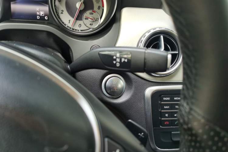 Used Mercedes-Benz GLA 2016 GLA 200 Sport Edition Gear Lever