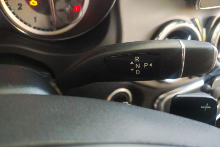 Used Mercedes-Benz GLA 2016 GLA 200 Fashion Model Gear Lever