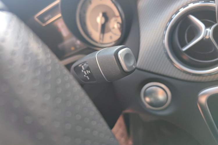 Used Mercedes-Benz GLA 2016 GLA 200 Sport Edition Gear Lever