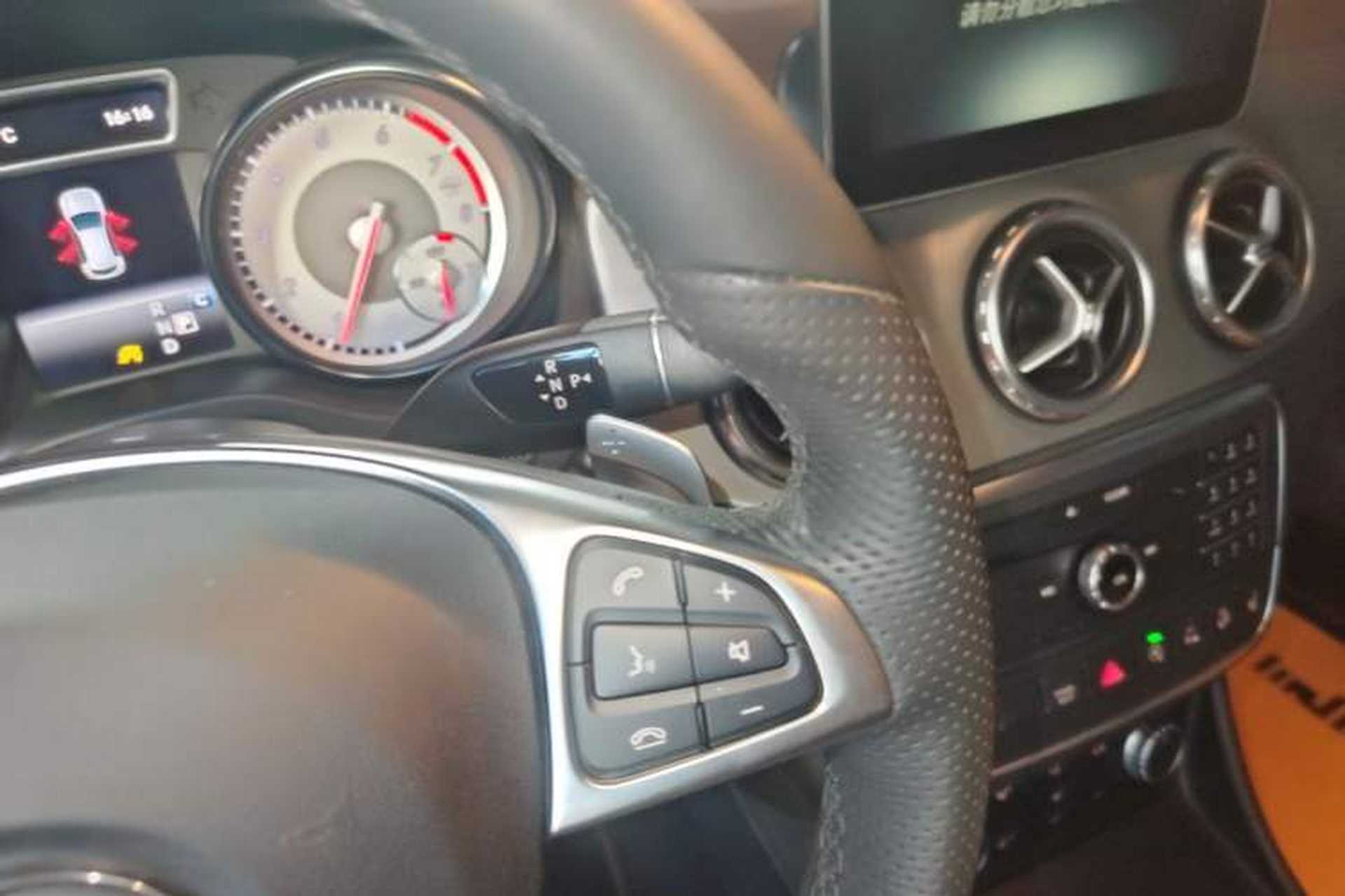 Used Mercedes-Benz GLA 2016 GLA 260 4MATIC Sport Edition Gear Lever