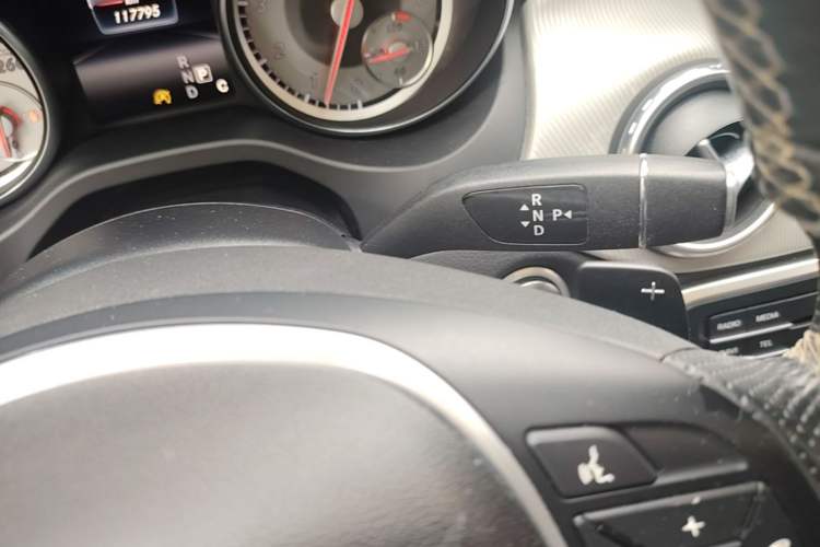 Used Mercedes-Benz GLA 2016 GLA 220 4MATIC Luxury Model Gear Lever