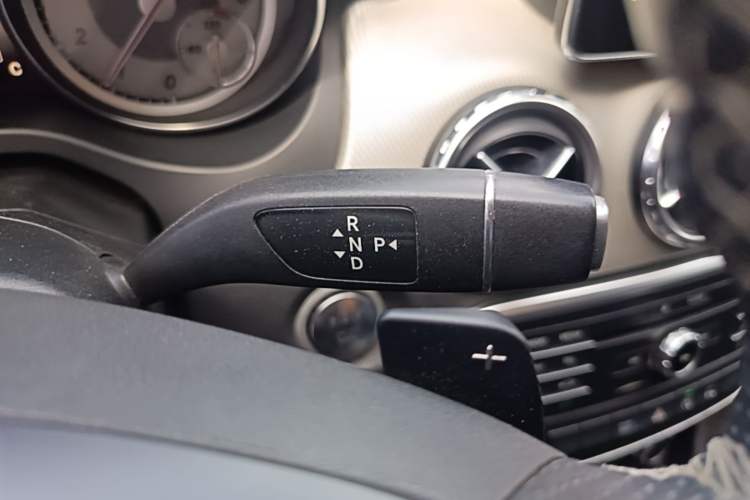 Used Mercedes-Benz GLA 2016 GLA 200 Fashion Model Gear Lever
