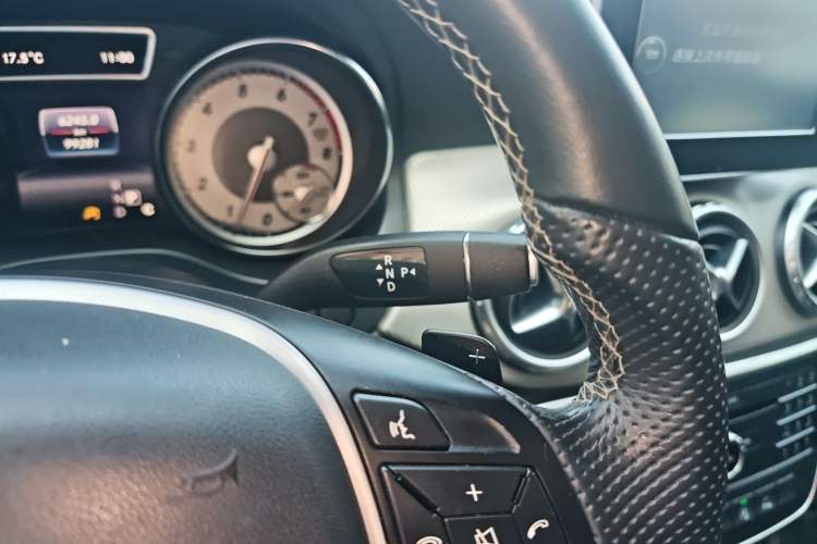Used Mercedes-Benz GLA 2016 GLA 200 Fashion Model Gear Lever
