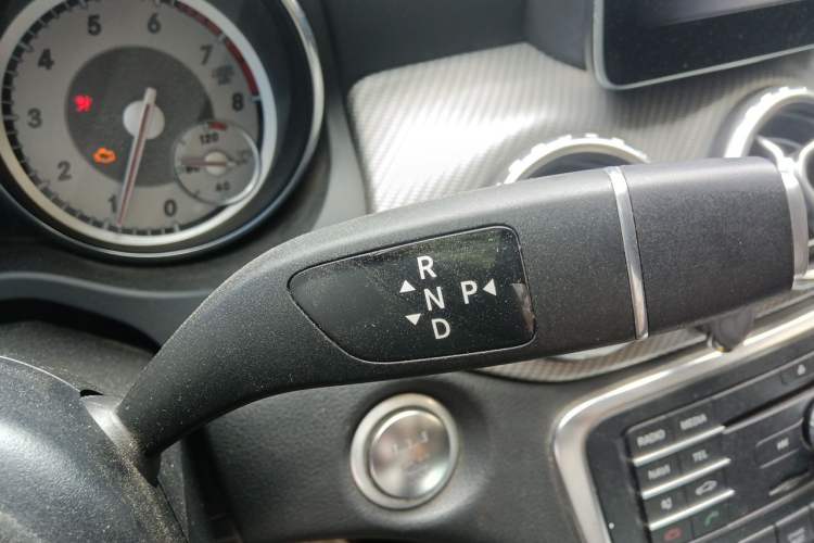 Used Mercedes-Benz GLA 2016 GLA 200 Fashion Model Gear Lever