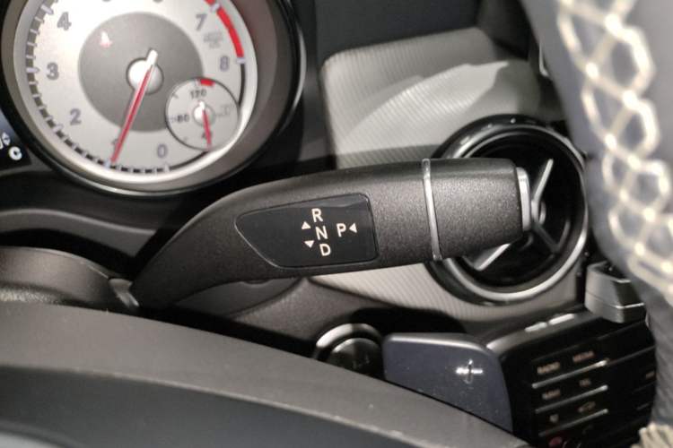 Used Mercedes-Benz GLA 2016 GLA 200 Fashion Model Gear Lever
