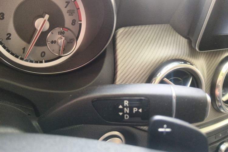 Used Mercedes-Benz GLA 2016 GLA 200 Fashion Model Gear Lever