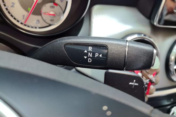 Used Mercedes-Benz GLA 2016 GLA 200 Fashion Model Gear Lever
