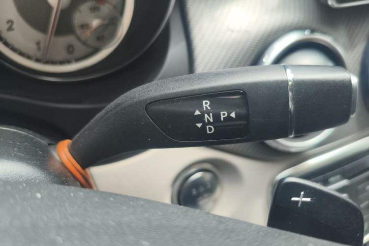 Used Mercedes-Benz GLA 2016 GLA 220 4MATIC Fashion Edition Gear Lever