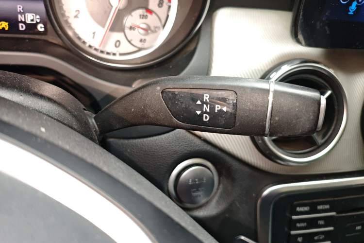 Used Mercedes-Benz GLA 2016 GLA 200 Fashion Model Gear Lever