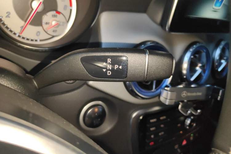 Used Mercedes-Benz GLA 2016 GLA 200 Fashion Model Gear Lever