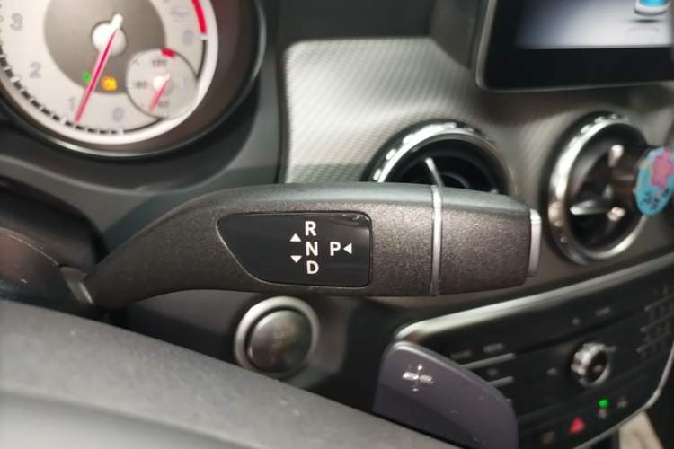 Used Mercedes-Benz GLA 2016 GLA 200 Fashion Model Gear Lever