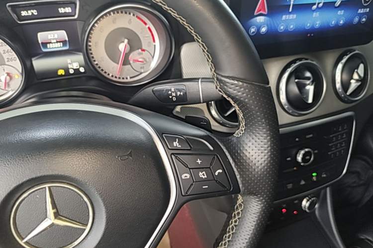 Used Mercedes-Benz GLA 2016 GLA 200 Sport Edition Gear Lever