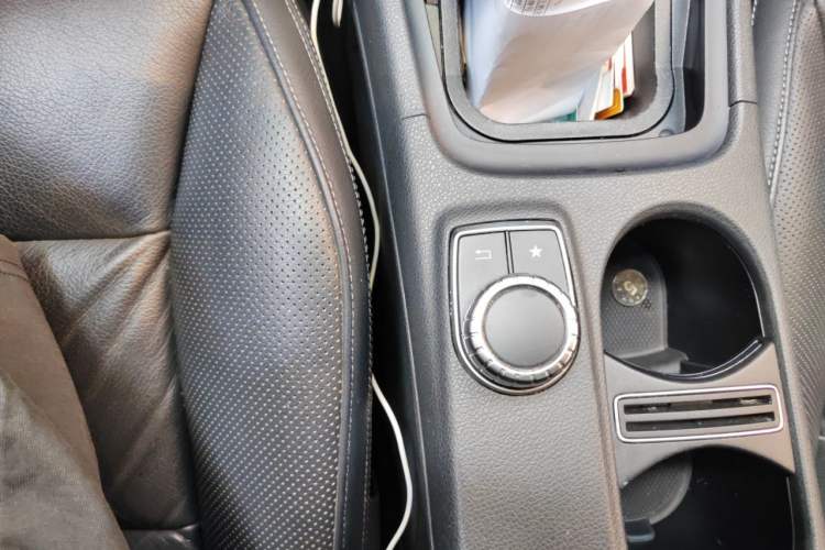 Used Mercedes-Benz GLA 2016 GLA 260 4MATIC Sport Edition Gear Lever