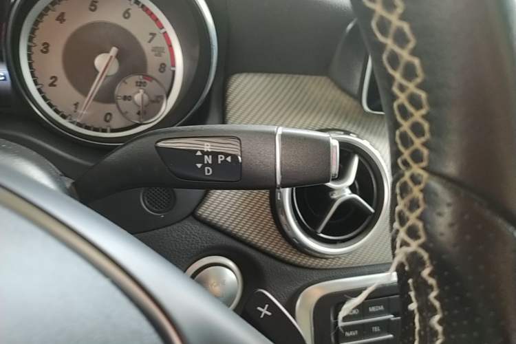 Used Mercedes-Benz GLA 2016 GLA 200 Fashion Model Gear Lever