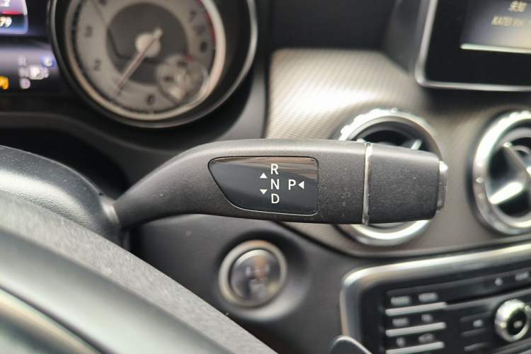 Used Mercedes-Benz GLA 2016 GLA 200 Sport Edition Gear Lever