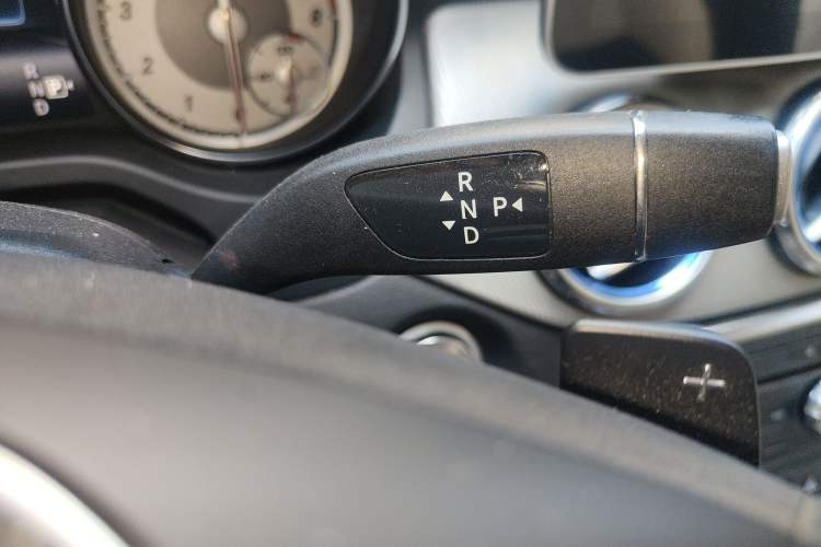 Used Mercedes-Benz GLA 2016 GLA 220 4MATIC Fashion Edition Gear Lever