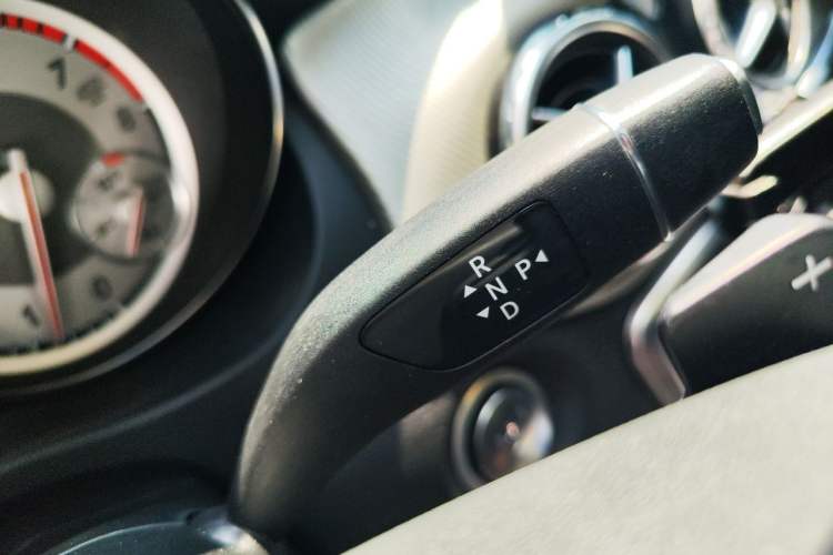 Used Mercedes-Benz GLA 2016 GLA 200 Fashion Model Gear Lever