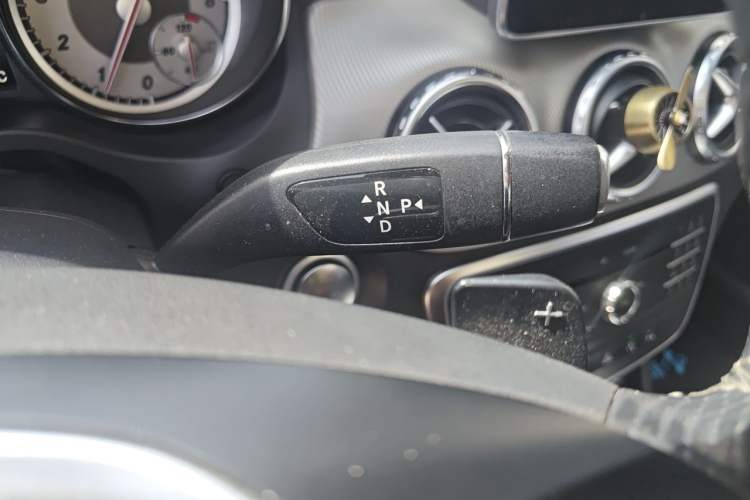 Used Mercedes-Benz GLA 2016 GLA 200 Fashion Model Gear Lever