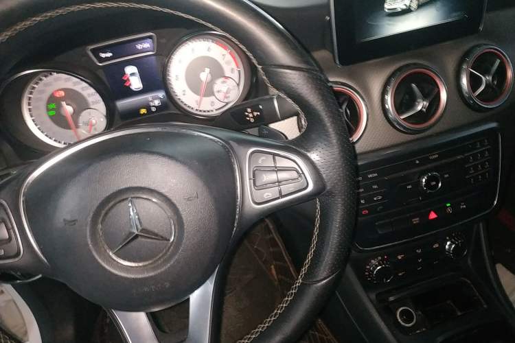 Used Mercedes-Benz GLA 2016 GLA 200 Fashion Model Gear Lever