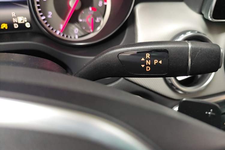 Used Mercedes-Benz GLA 2016 GLA 200 Fashion Model Gear Lever