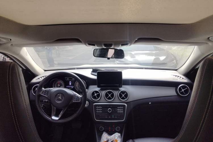 Used Mercedes-Benz GLA 2016 GLA 200 Sport Edition Headliner