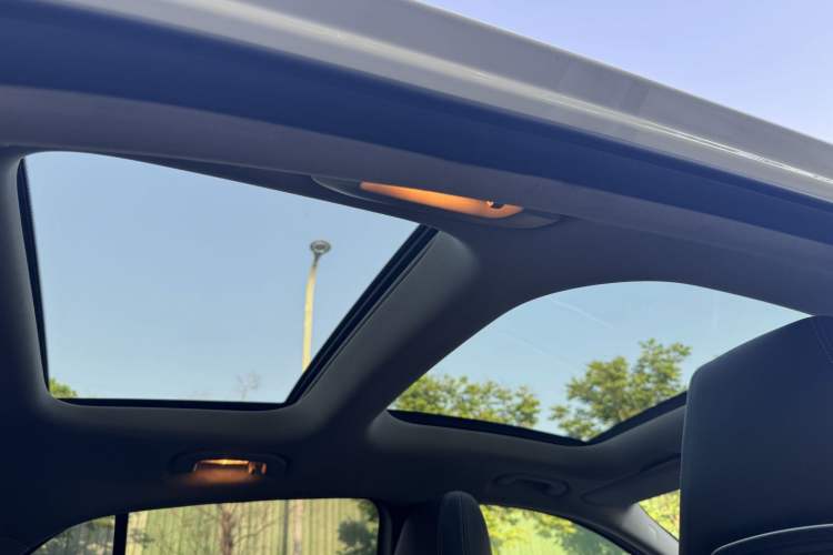 Used Mercedes-Benz GLA 2016 GLA 200 Sport Edition Headliner