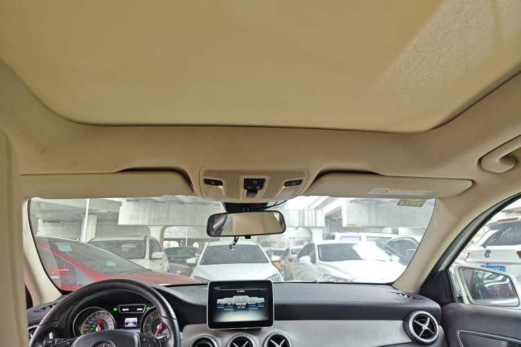 Used Mercedes-Benz GLA 2016 GLA 220 4MATIC Fashion Edition Headliner