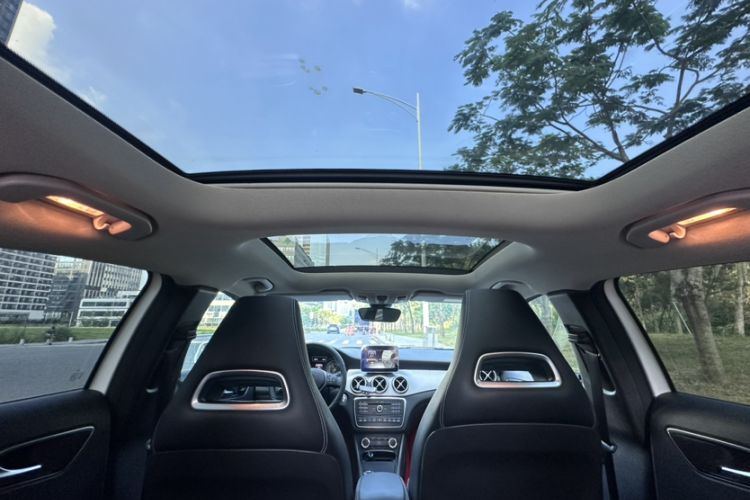 Used Mercedes-Benz GLA 2016 GLA 220 4MATIC Luxury Model Headliner