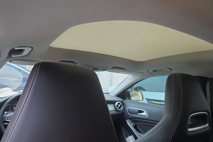Used Mercedes-Benz GLA 2016 GLA 200 Fashion Model Headliner