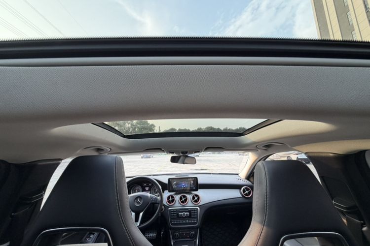 Used Mercedes-Benz GLA 2016 GLA 220 4MATIC Fashion Edition Headliner
