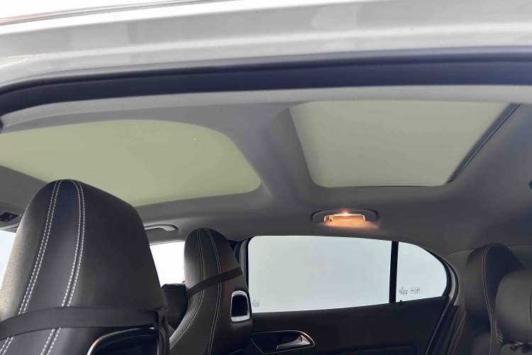 Used Mercedes-Benz GLA 2016 GLA 200 Sport Edition Headliner