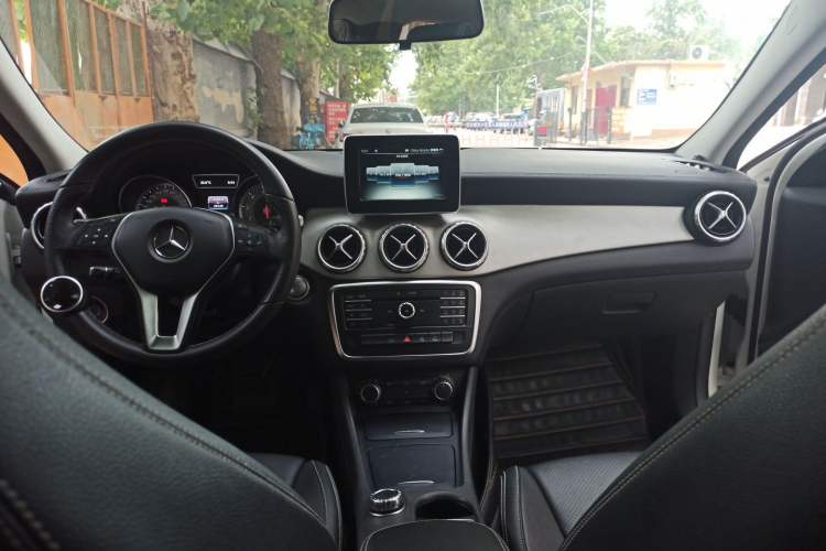 Used Mercedes-Benz GLA 2016 GLA 200 Fashion Model Headliner