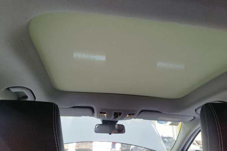 Used Mercedes-Benz GLA 2016 GLA 220 4MATIC Fashion Edition Headliner